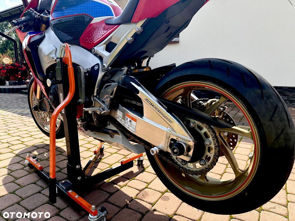 Honda CBR - 7