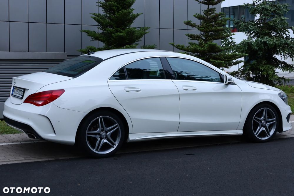 Mercedes-Benz CLA 180 AMG Line - 40