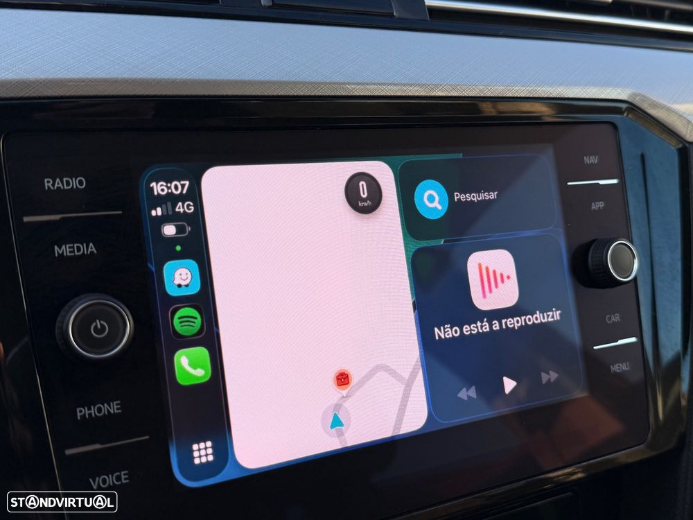 VW Passat Variant 2.0 TDi Business DSG - 24