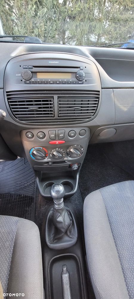 Fiat Punto 1.2 8V - 23