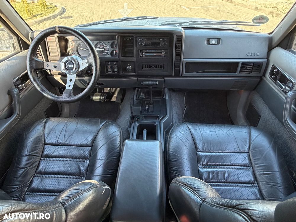 Jeep Grand Cherokee - 10