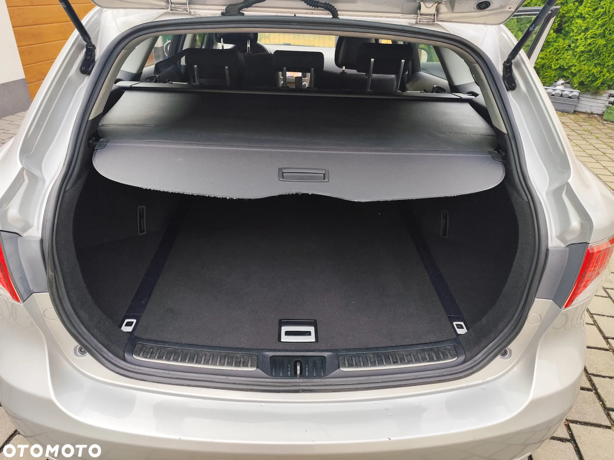 Toyota Avensis 1.6 Active - 4