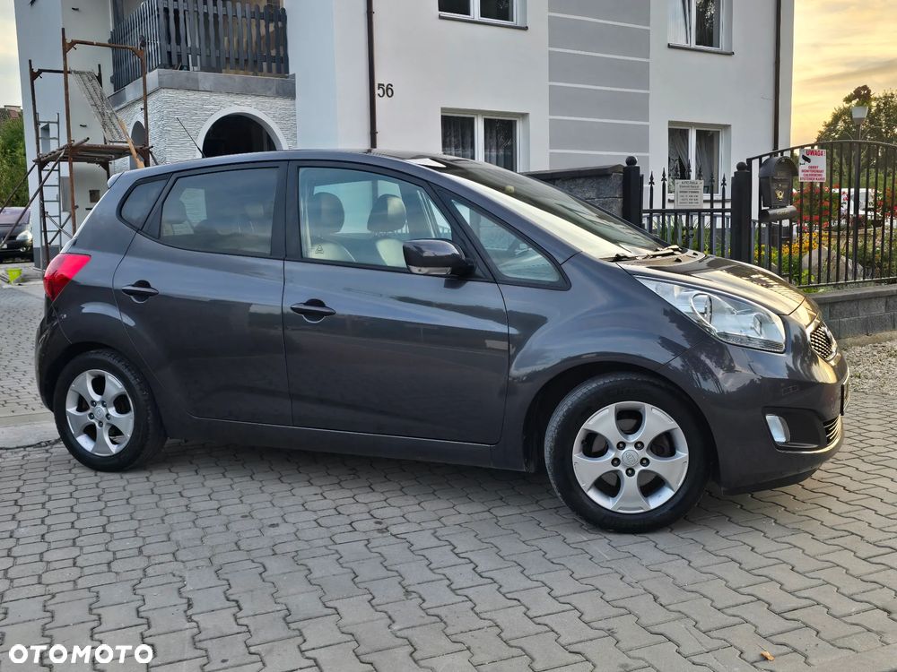 Kia Venga 1.6 CVVT Fifa World Cup Edition - 8
