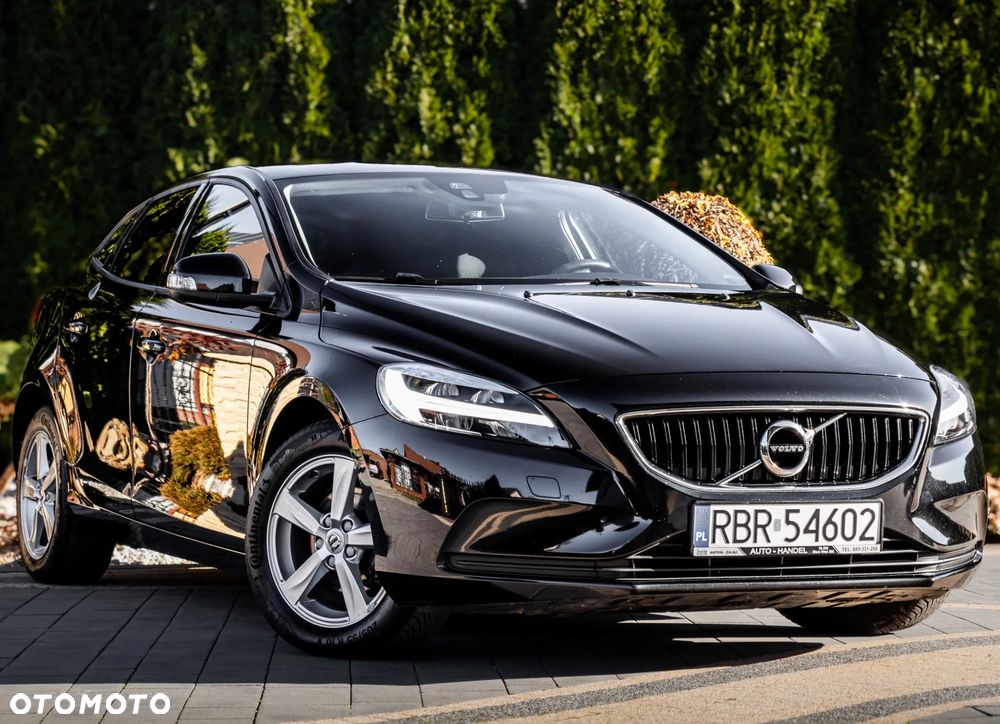 Volvo V40 D2 Drive-E Momentum - 1