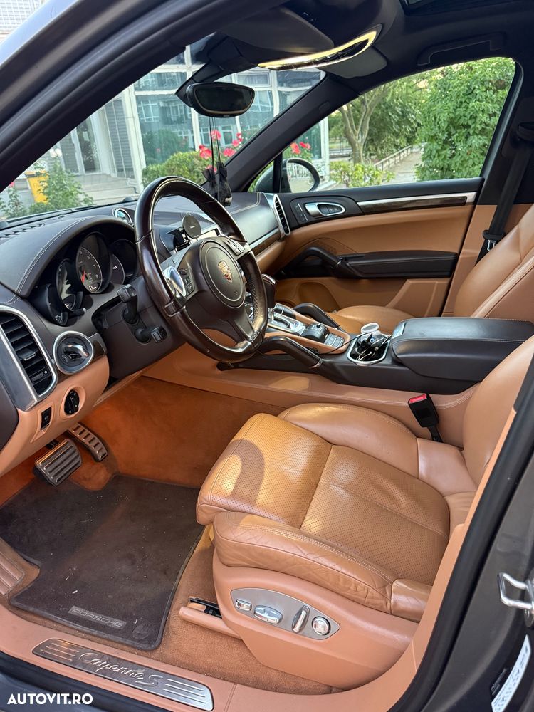 Porsche Cayenne - 6