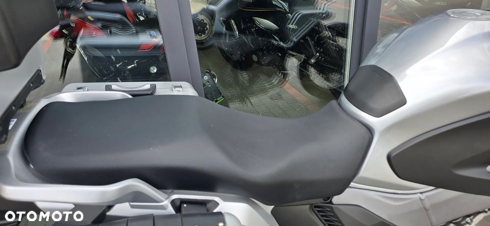 Honda VFR - 18