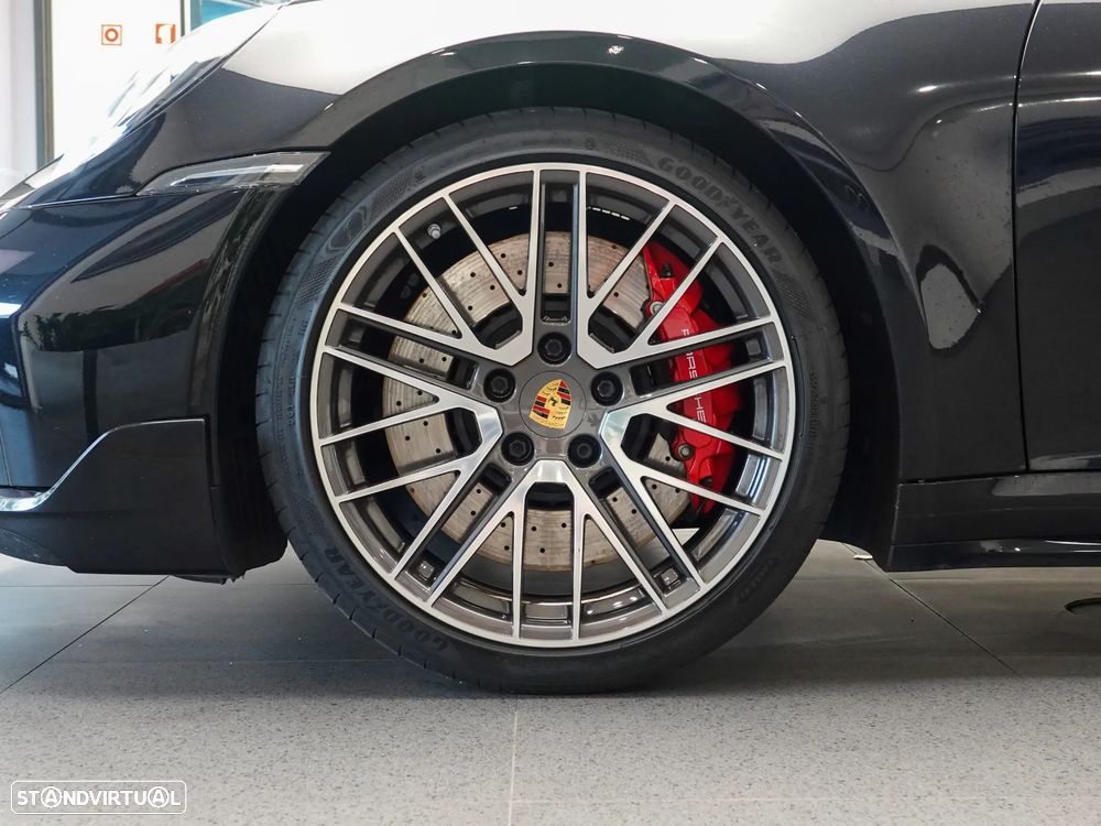 Porsche 911 (992) Turbo PDK - 4
