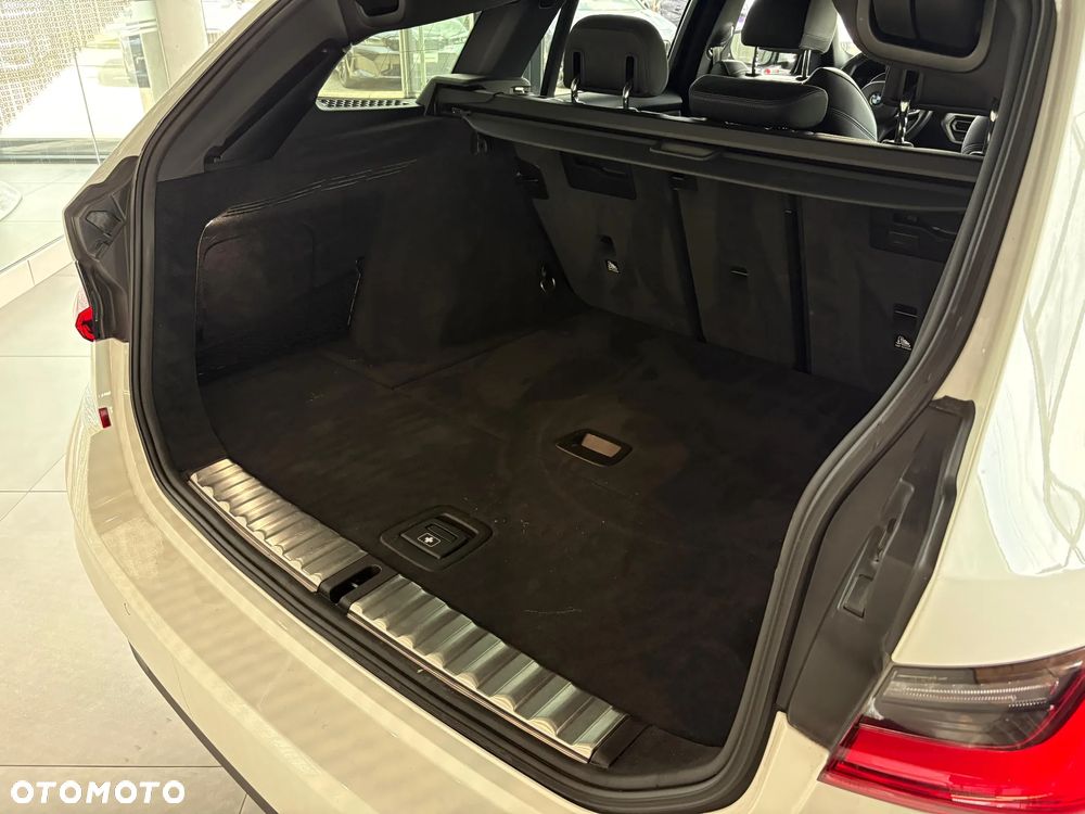 BMW Seria 3 330i xDrive M Sport sport - 31