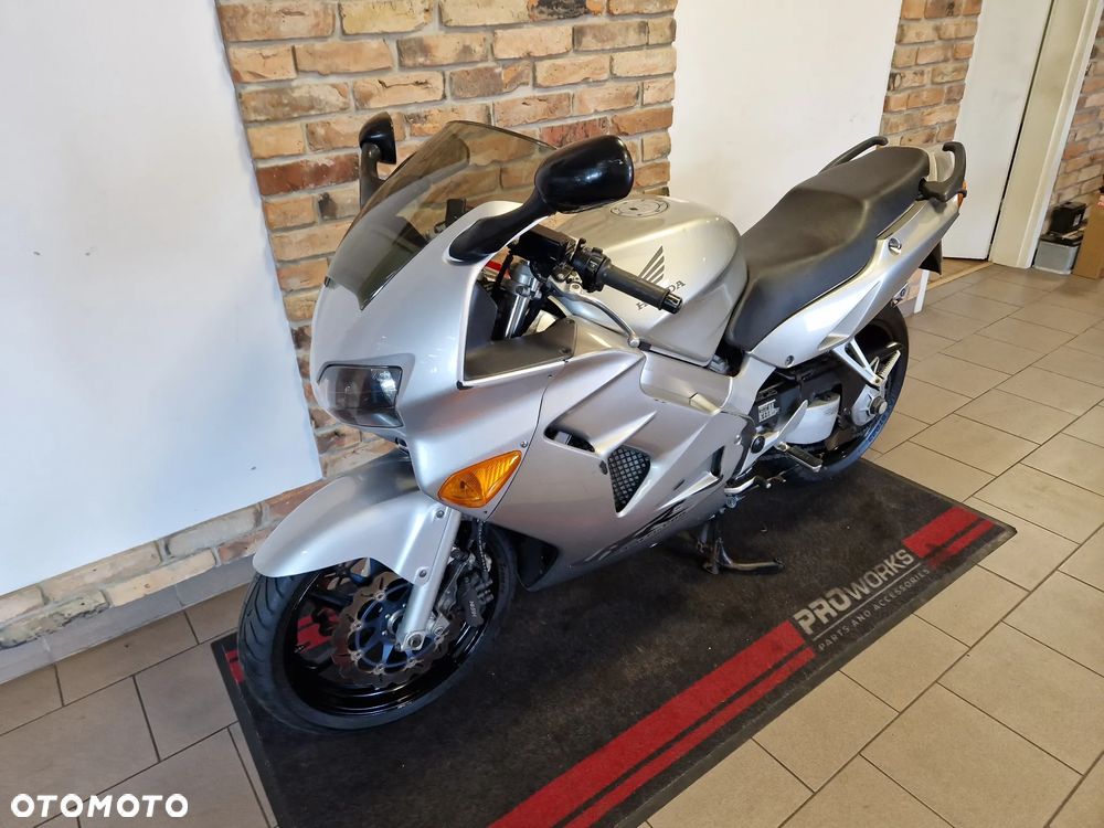 Honda VFR - 5
