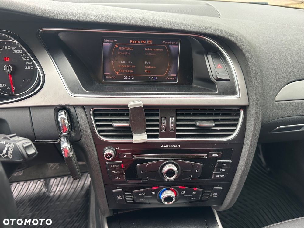 Audi A4 Avant 2.0 TDI DPF Ambiente - 26