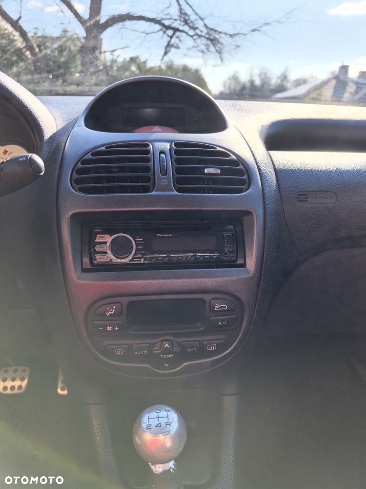 Peugeot 206 CC 2.0 Euro3 - 15