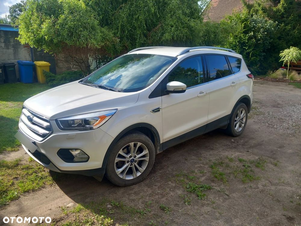 Ford Kuga - 1