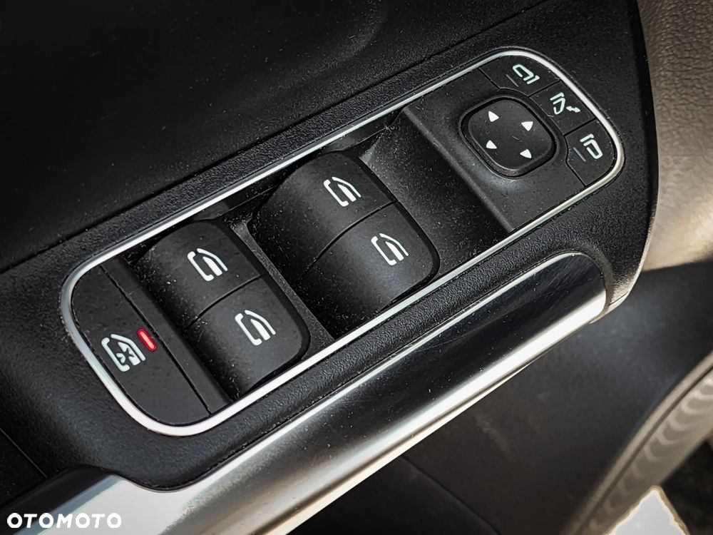 Mercedes-Benz GLA 200 AMG Line - 13