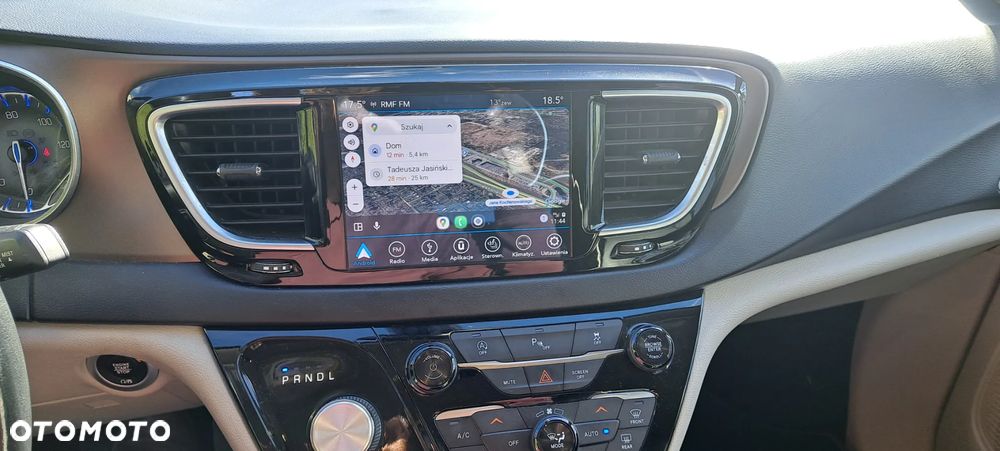 Chrysler Pacifica - 13