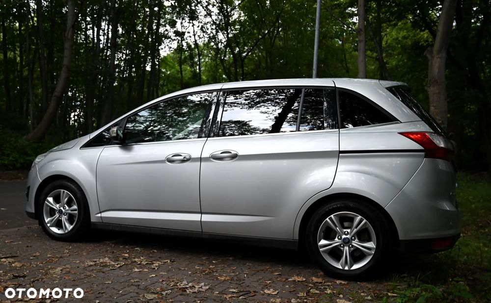 Ford Grand C-MAX - 23