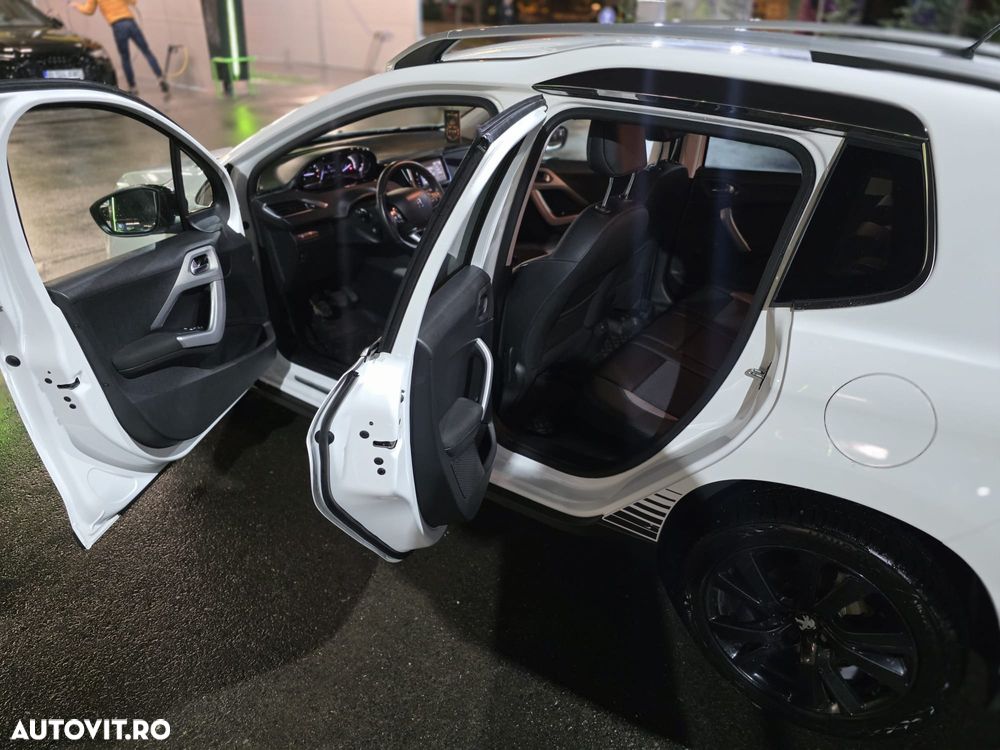 Peugeot 2008 1.2 PureTech Turbo S&S Allure - 6