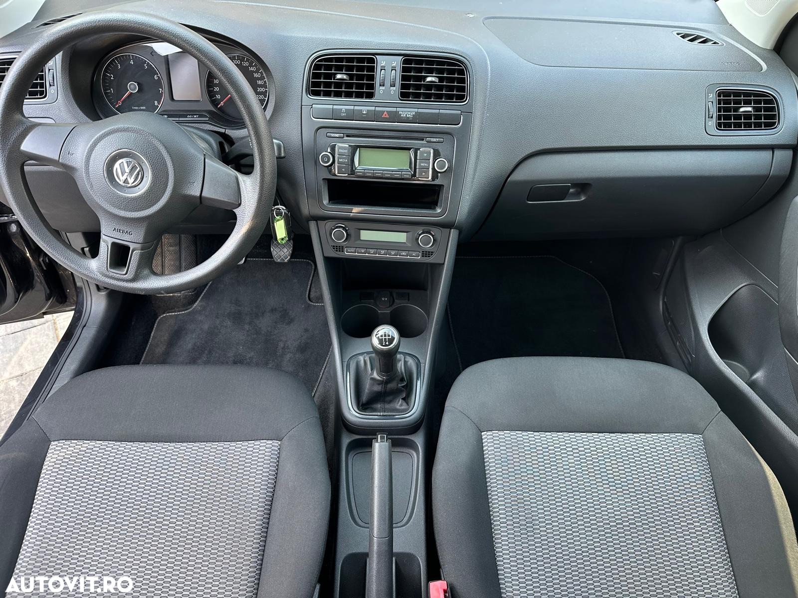 Volkswagen Polo 1.2 Attractive - 5