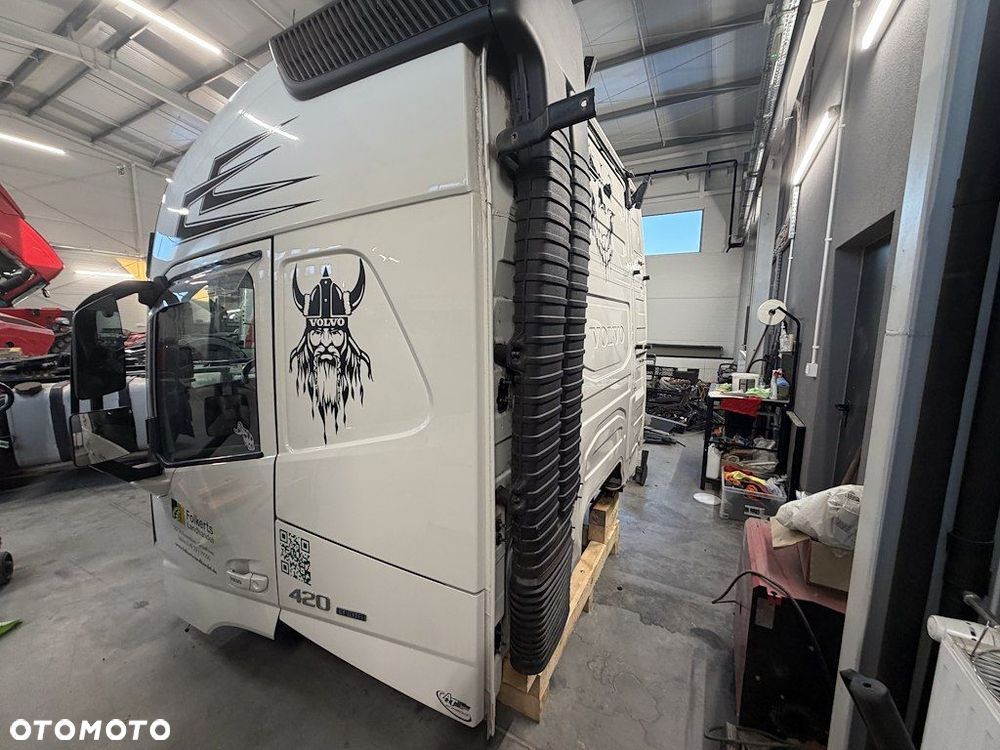 KABINA KOMPLETNA VOLVO GLOBETROTTER FM5 EURO6 - 5