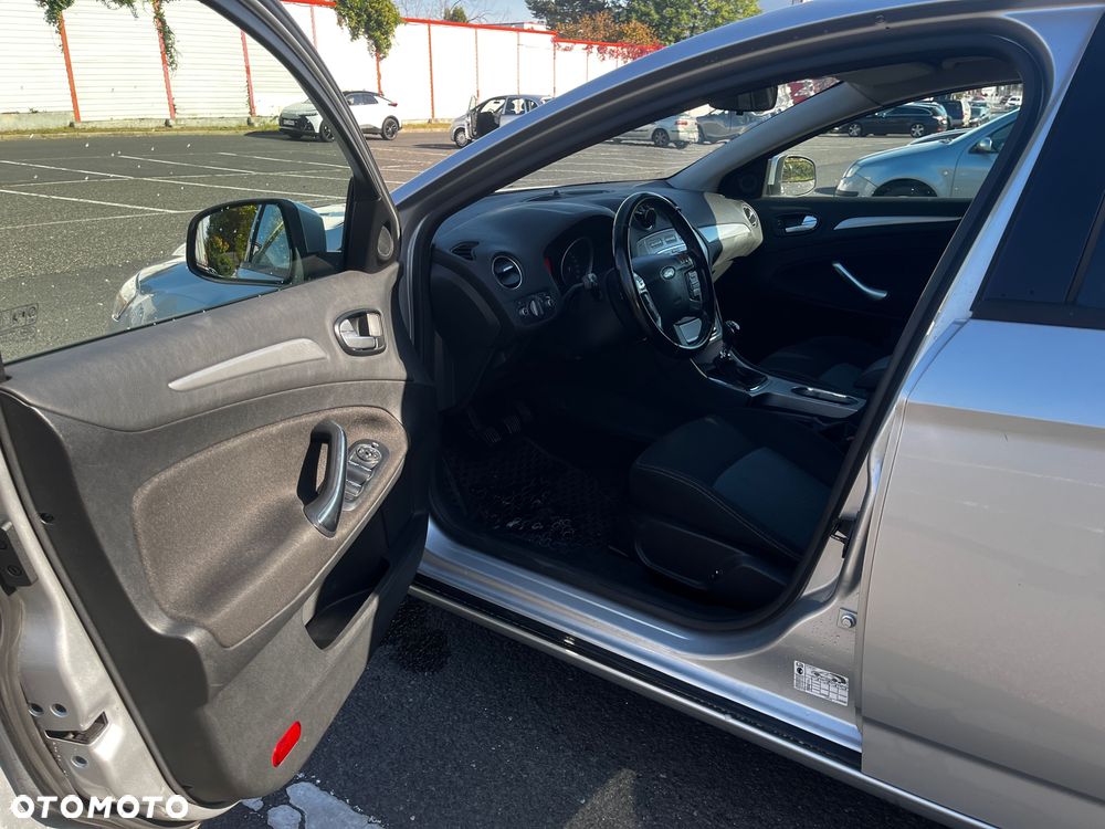 Ford Mondeo - 10