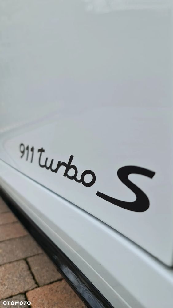 Porsche 911 Turbo S - 8