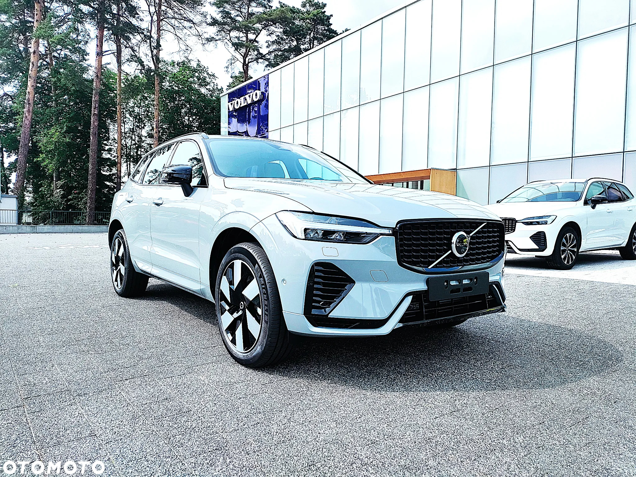 Volvo XC 60 T8 Plug-In Hybrid AWD Ultra Dark - 2