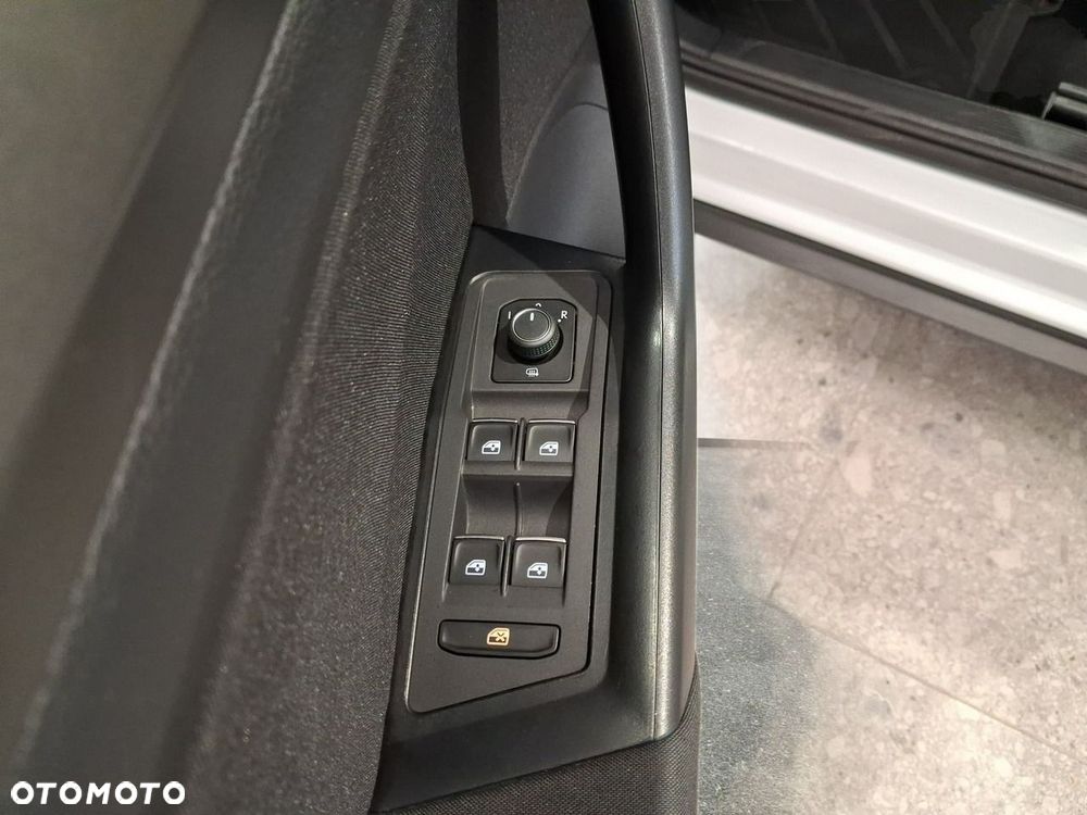 Volkswagen T-Roc - 14