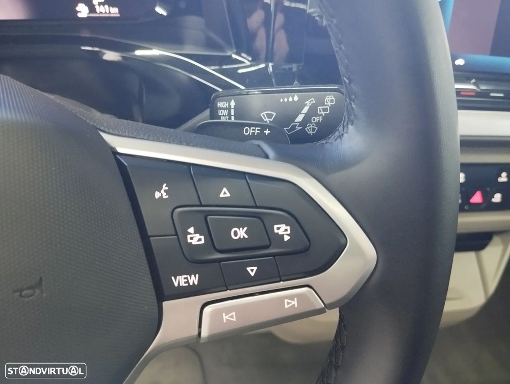 Volkswagen Multivan 1.5 TSI e-Hybrid Life DSG — fotografia 31