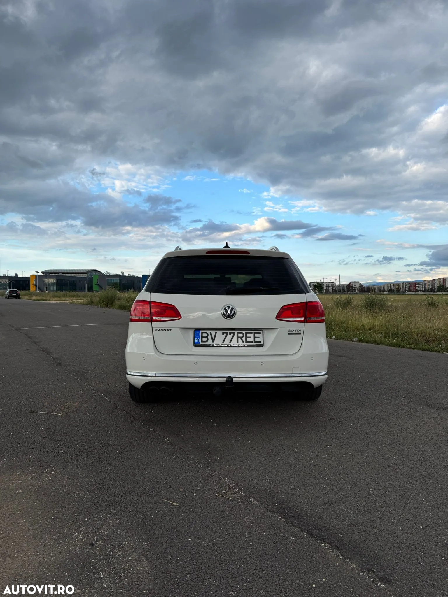 Volkswagen Passat Variant 2.0 TDI BlueMotion Technology DSG Highline - 10