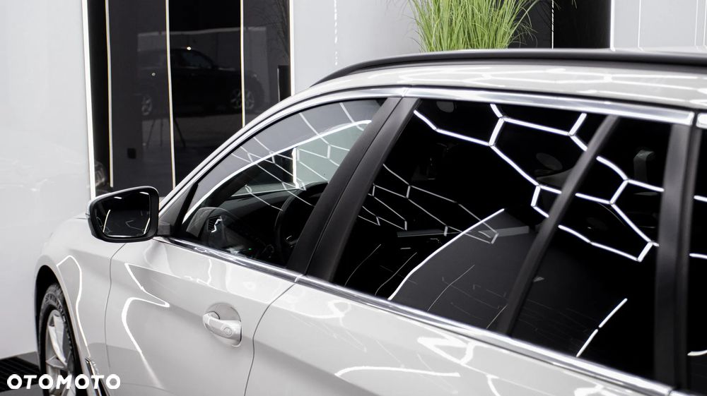 BMW Seria 5 520d xDrive mHEV - 14