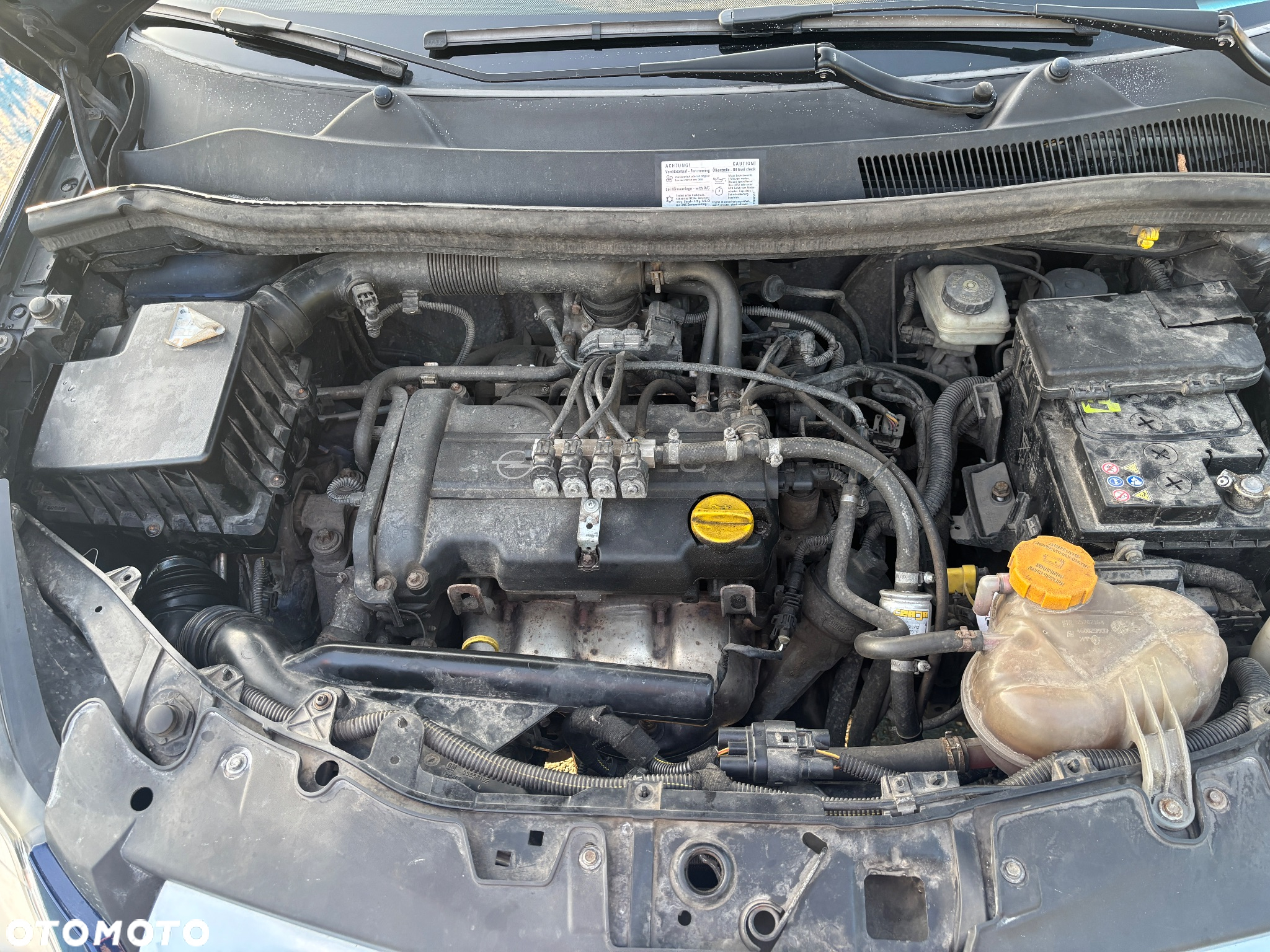 Opel Corsa 1.2 16V - 11