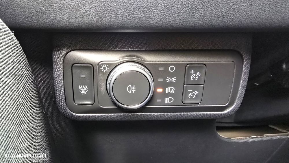 Ford Mustang Mach-E AWD PREMIUM - 13