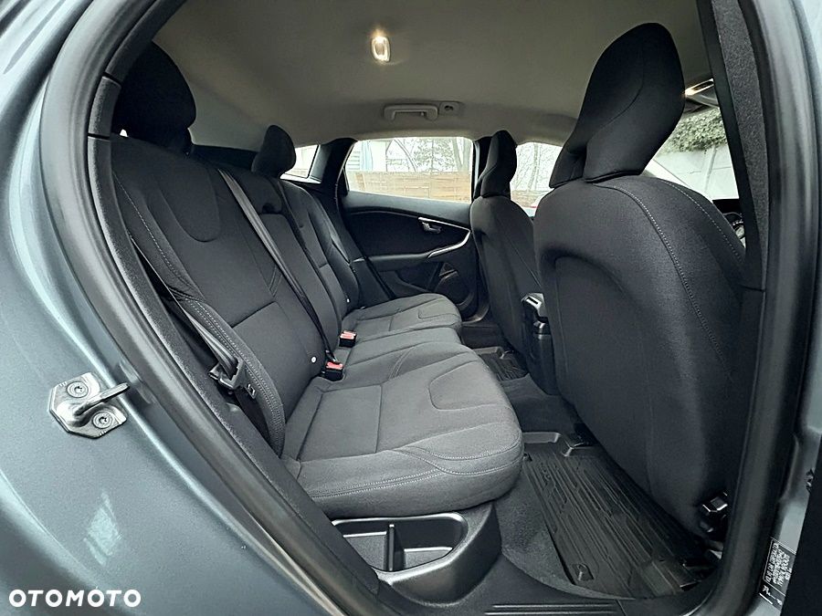 Volvo V40 D2 Momentum - 24