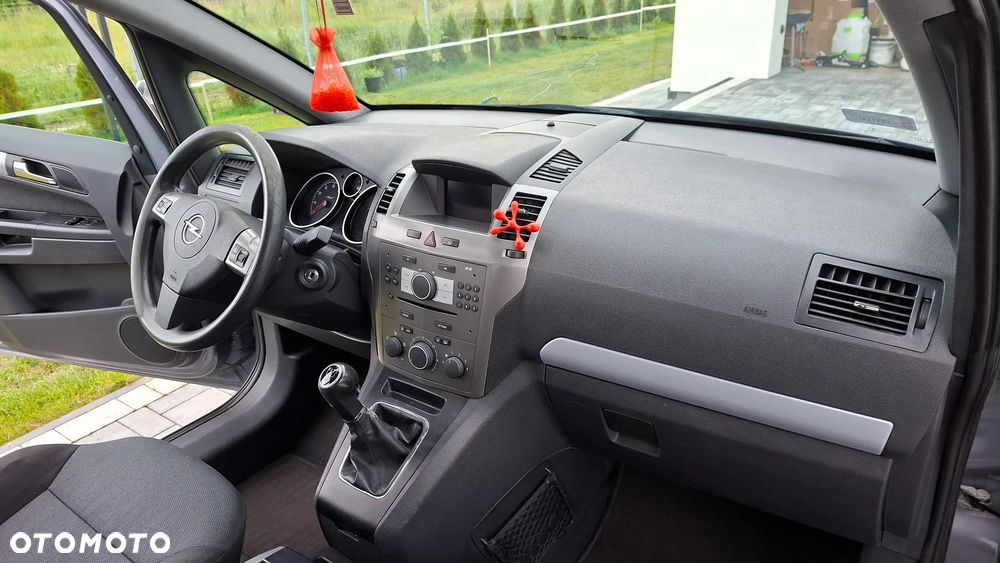 Opel Zafira 1.8 Enjoy - 12