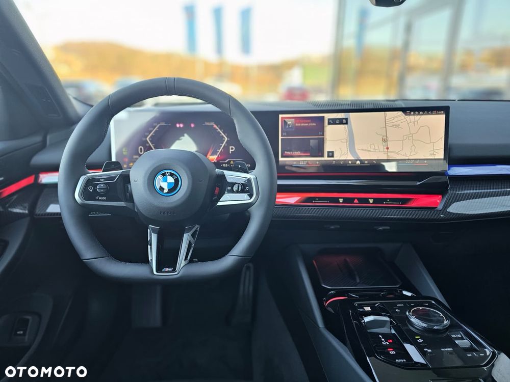 BMW Seria 5 530e xDrive PHEV - 23