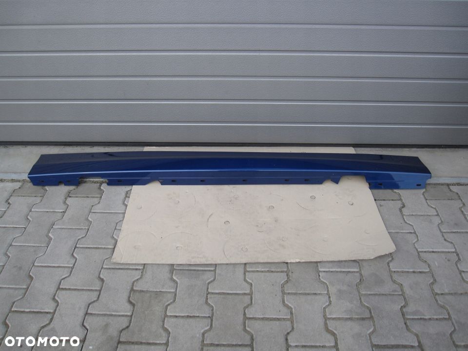 BMW E81 E82 E88 listwa progowa P prawa 7183234 - 2