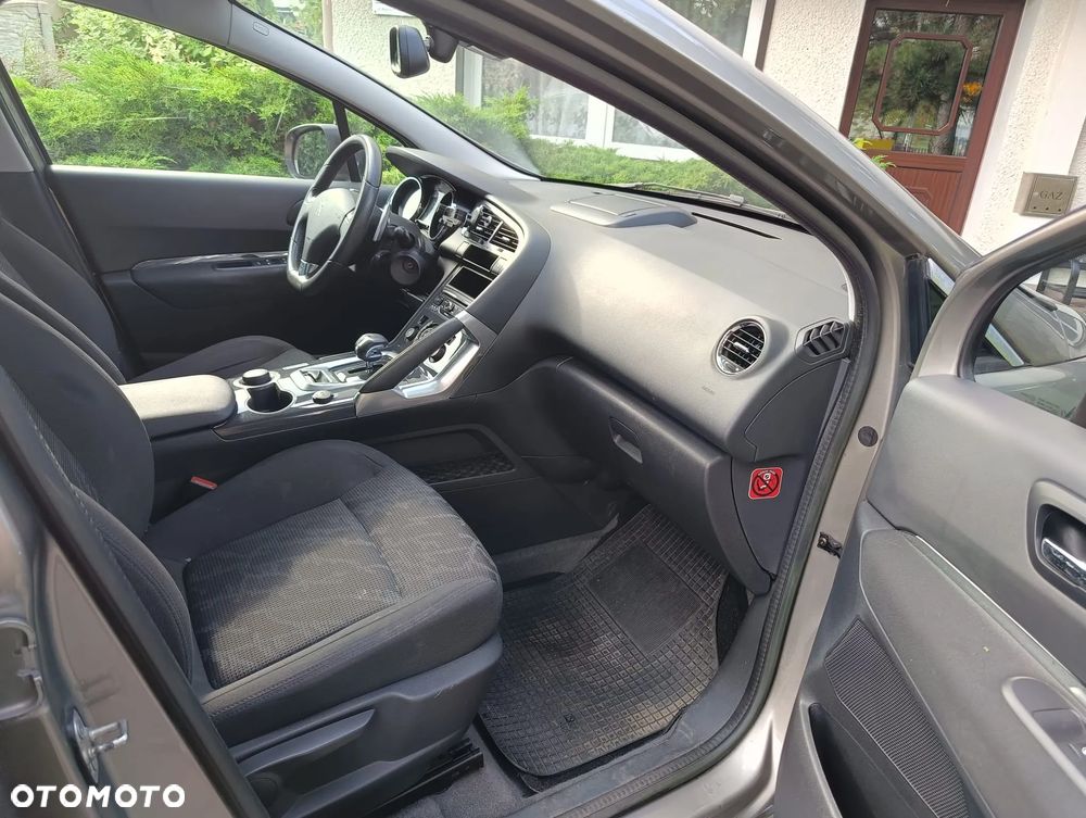 Peugeot 3008 2.0 HDi HYbrid4 - 7
