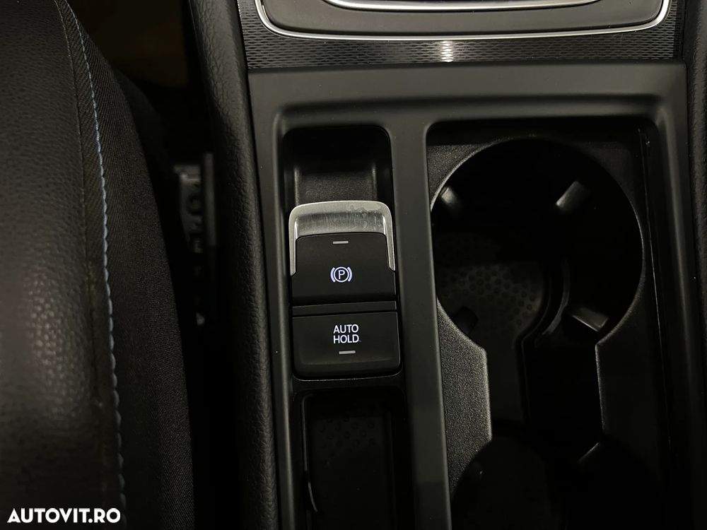 Volkswagen Golf - 23