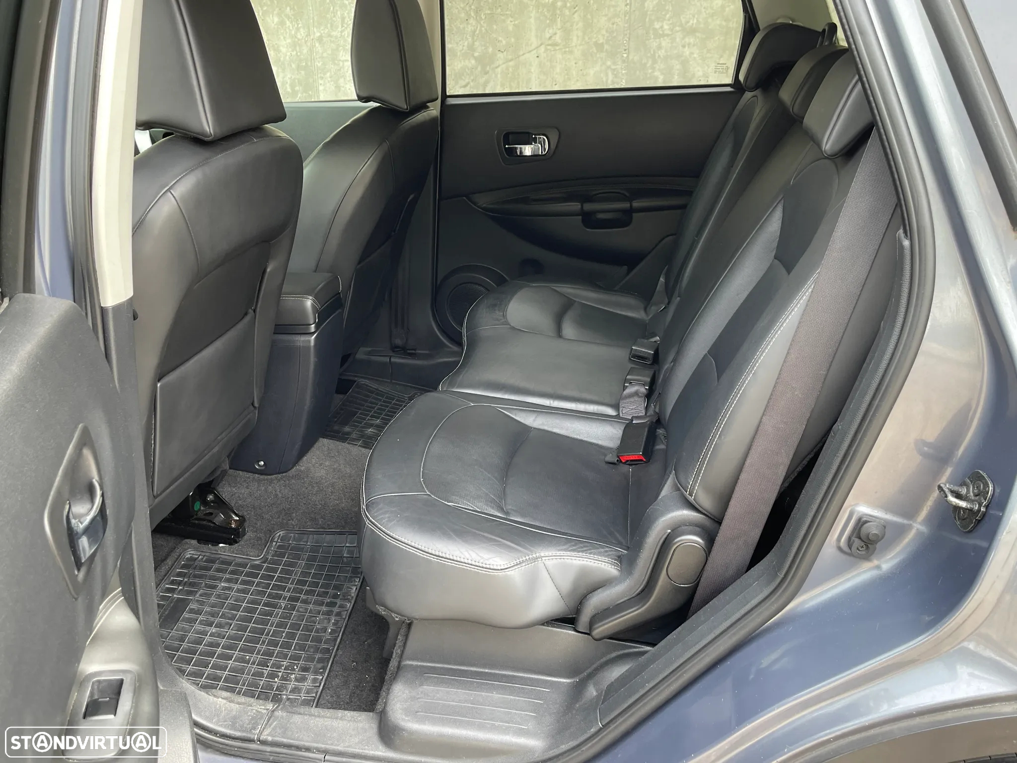 Nissan Qashqai +2 2.0 dCi Tekna Pele Preto +Navi - 9
