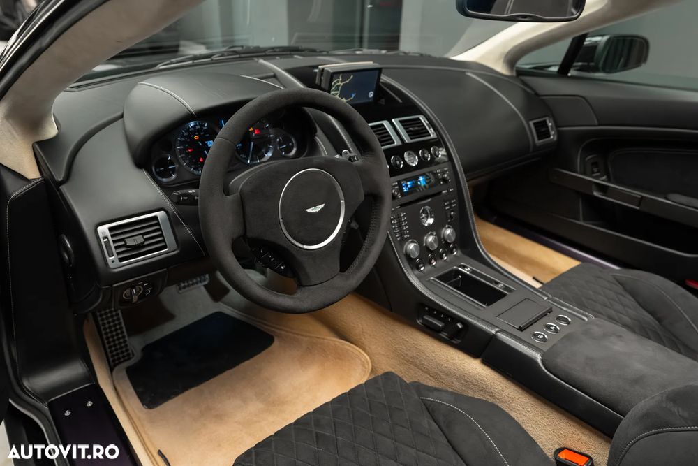 Aston Martin V8 Vantage - 20