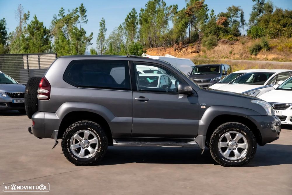 Toyota Land Cruiser Prado - 11