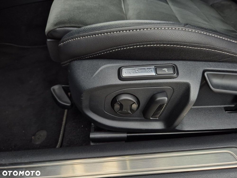 Volkswagen Arteon 2.0 TDI R-Line DSG - 12