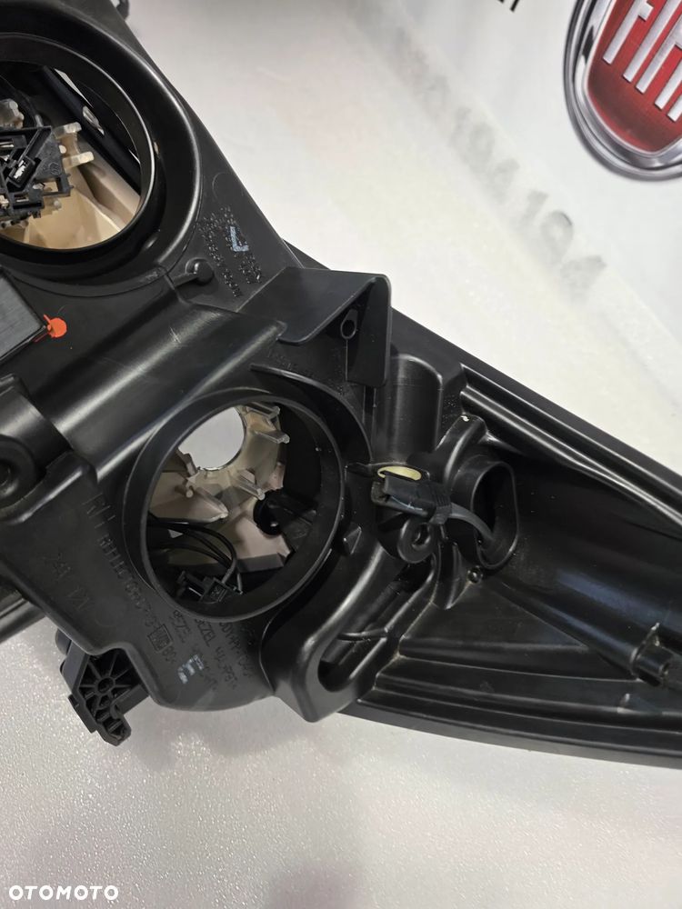 FORD FOCUS MK3 10- KOMPLET LAMP LEWA + PRAWA LAMPA PRZEDNIA PRZÓD CIEMNA ST / TITANIUM , NR BM51-132029-CH / BM51-13W030-CH , NR AUKCJI LPP264 - 16