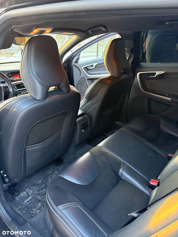 Volvo V60 D3 Drive-E R-Design Momentum - 10