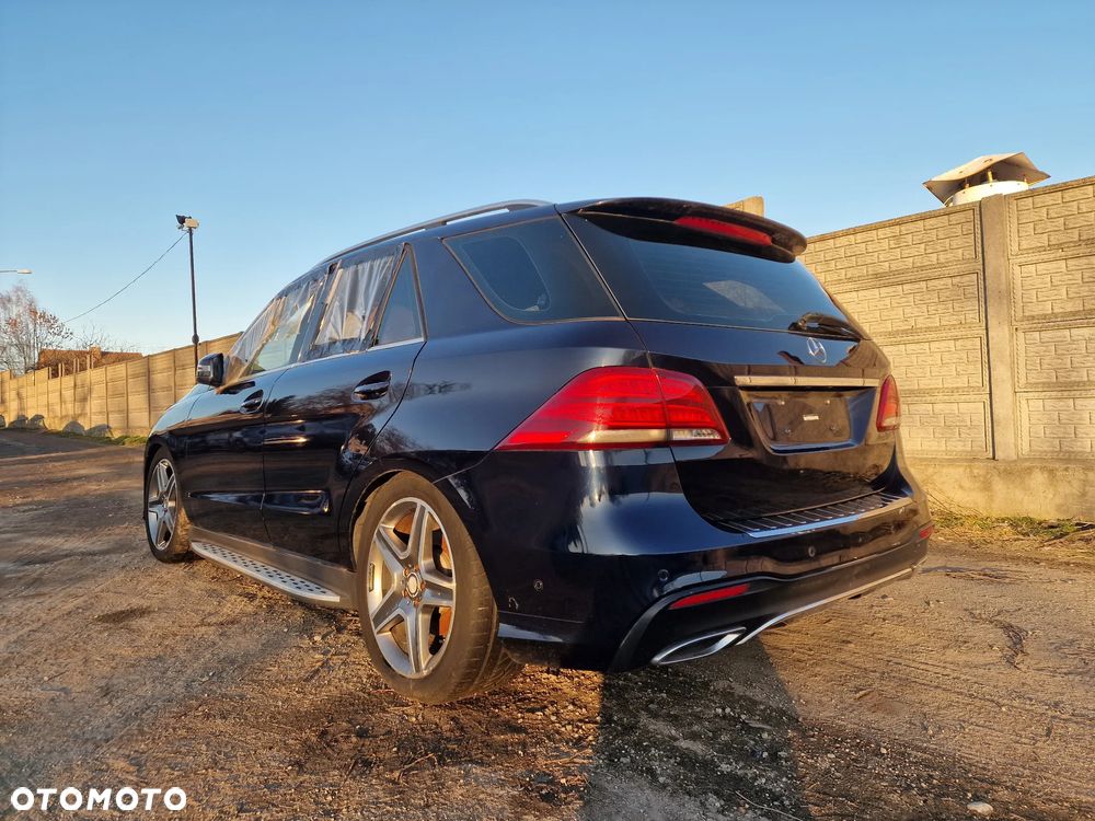 Mercedes-Benz GLE 350 d 4Matic 9G-TRONIC AMG Line - 28