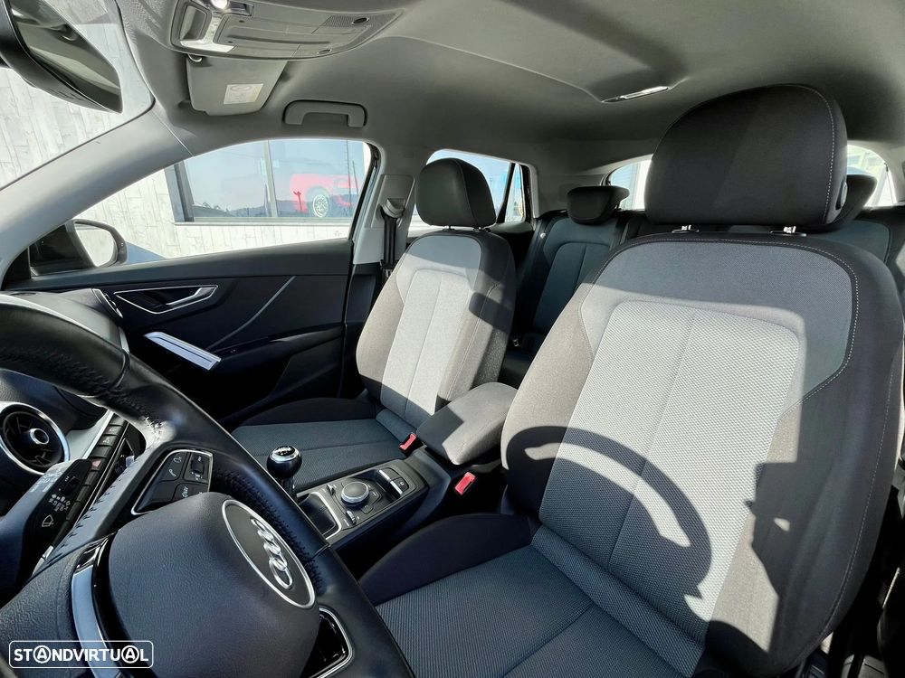 Audi Q2 30 TFSI Design - 11