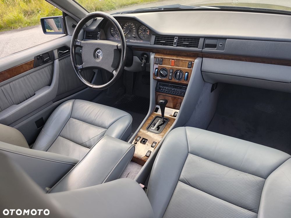 Mercedes-Benz W124 (1984-1993) - 24