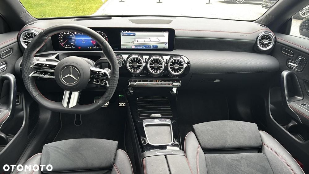 Mercedes-Benz CLA - 16