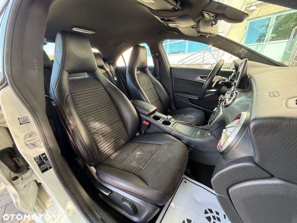 Mercedes-Benz CLA 180 7G-DCT AMG Line - 20