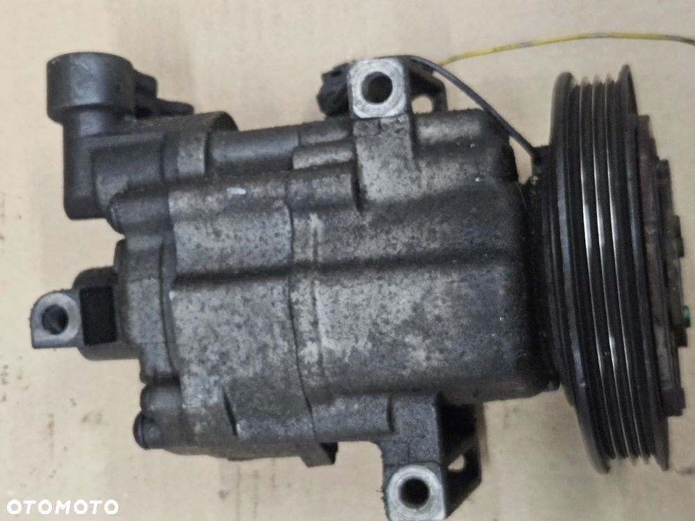 Nissan Note E11 1.4 16V  kompresor sprężarka klimatyzacji    CR14 - 3