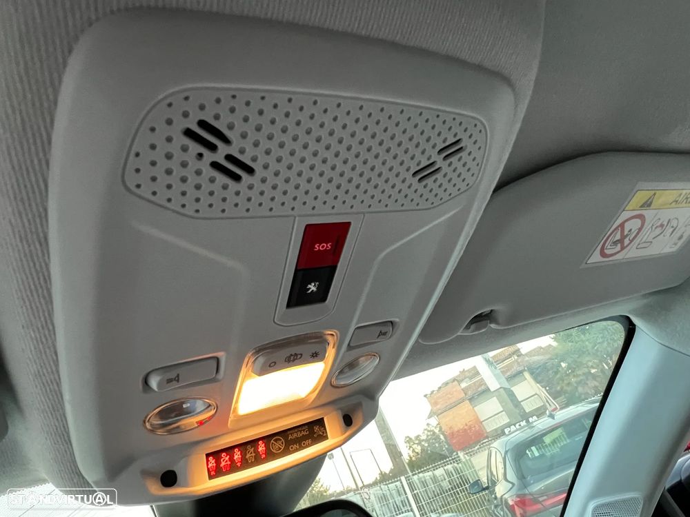 Peugeot e-208 Allure Pack - 28